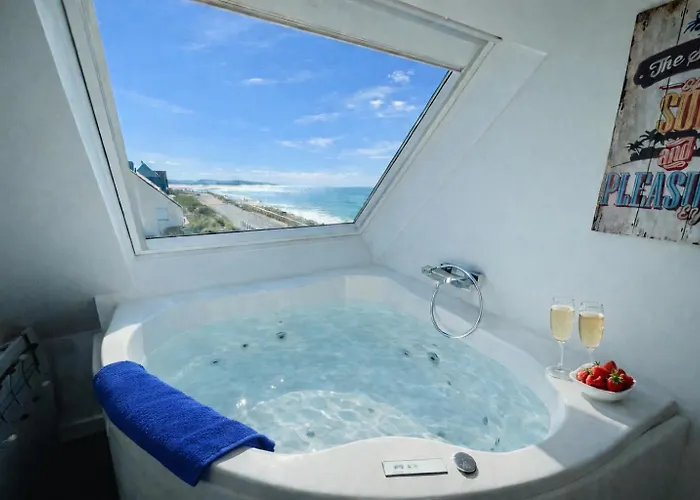 DUPLEX AVEC JACUZZI vue imprenable sur la baie de Wissant